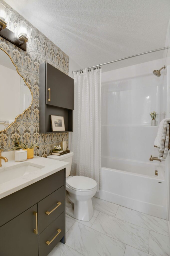 C37. Powder Room